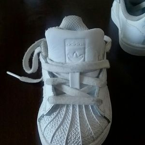 SOLD Toddler shell toe Adidas